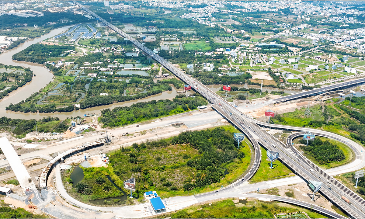 TP.HCM TÁI CẤU TRÚC HẠ TẦNG: XÁC LẬP TÂM ĐIỂM MỚI TẠI KHU ĐÔNG