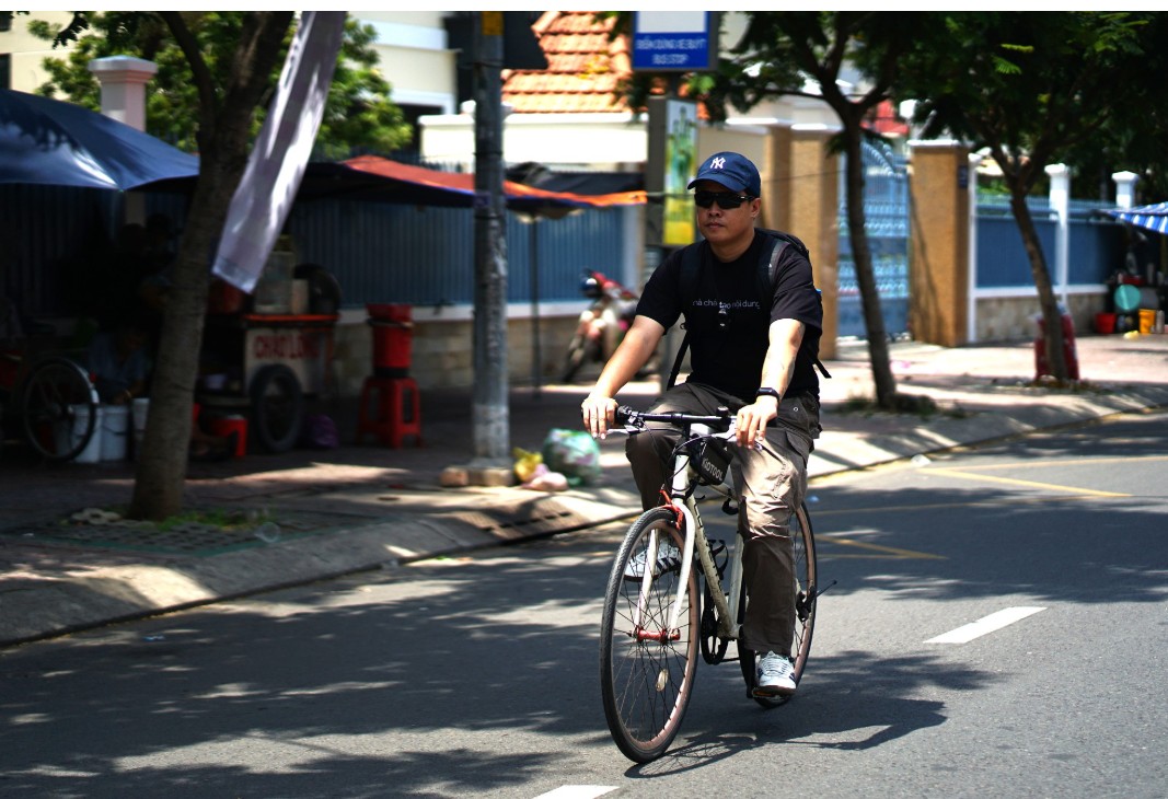 Xăng biến động, chàng trai văn phòng đạp xe 24km/ngày đi làm: Không chỉ tiết kiệm mà còn ‘lột xác’ body sau 10 ngày
