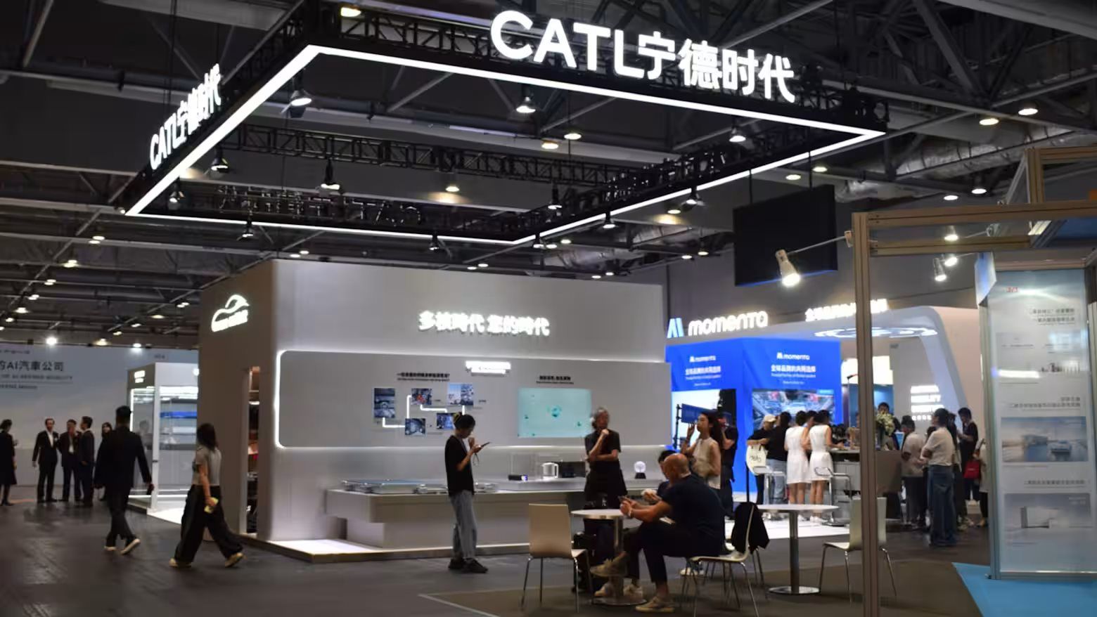 Người Hàn lại sắp 'thua trắng' ở một lĩnh vực quan trọng, Trung Quốc vươn lên kiểm soát 70% thị phần toàn cầu