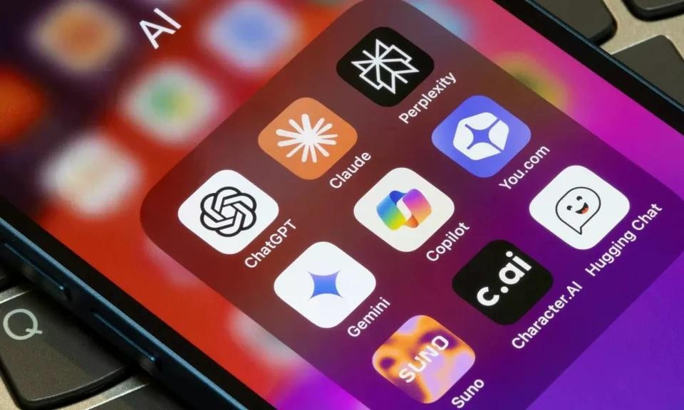 Phó mặc suy nghĩ cho AI, hàng ngàn người trẻ đang “thuê não” dùng, để máy móc quyết định thay mọi việc