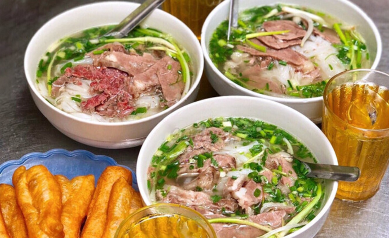 Bát phở tăng giá lên 50.000 đồng, chủ quán có lãi lớn hơn thời 30.000 đồng?