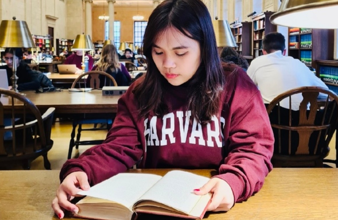 Cô gái Việt 25 tuổi nhận thư mời từ cả Harvard và Oxford