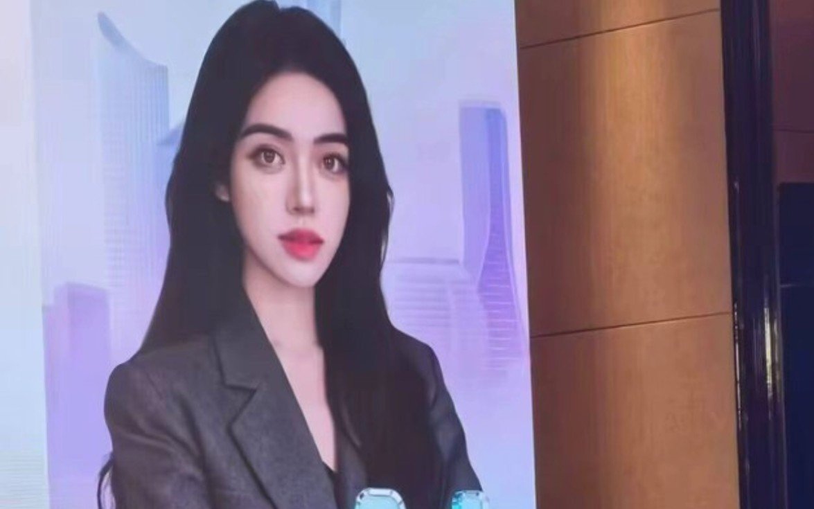 Viral nhất MXH hôm nay: Nhân viên sốc nặng trước nhan sắc real của nữ chủ tịch