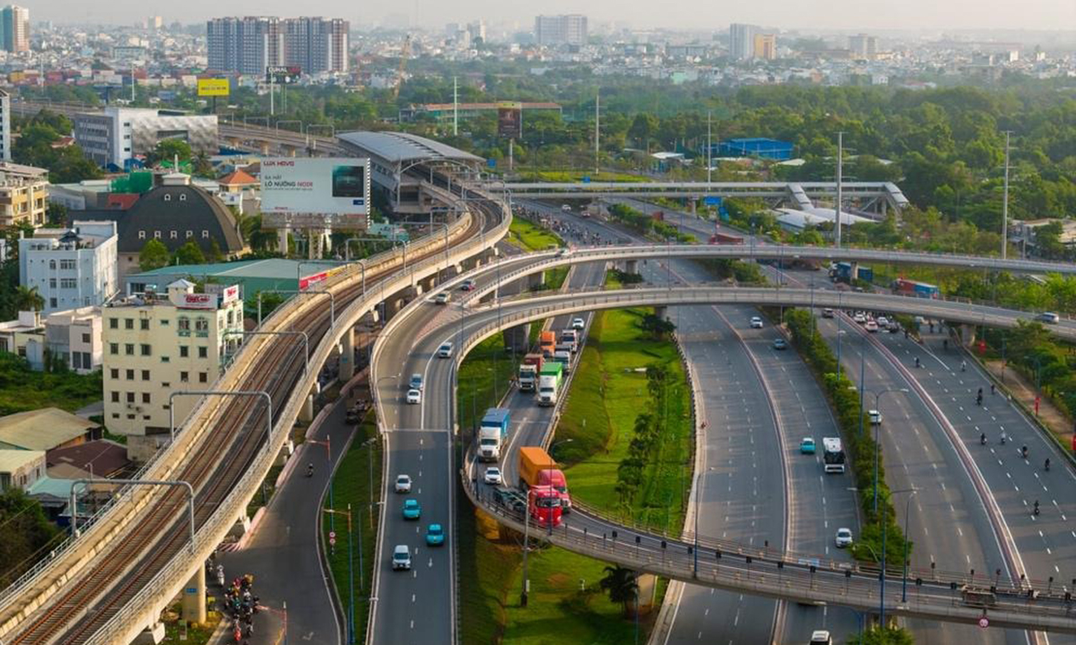 Hạ tầng song hành bất động sản hàng hiệu, thiết lập cục diện khu Đông