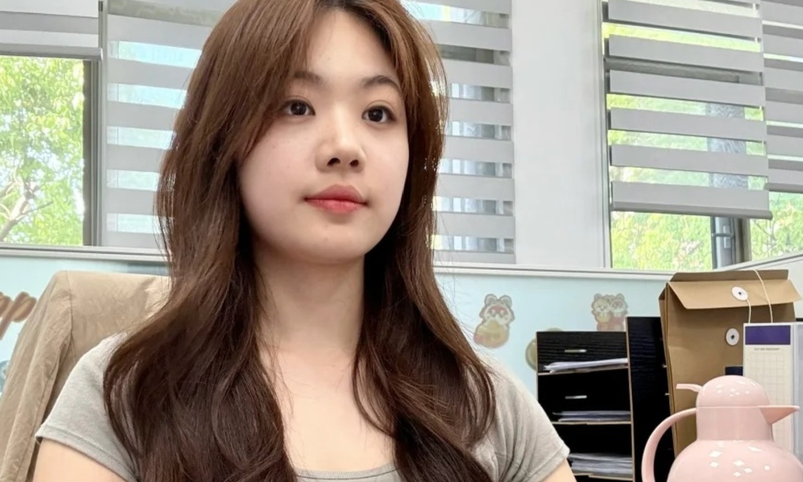 Tự nấu ăn để tiền uống trà sữa, ngại đi đám cưới: Người trẻ ở TP.HCM và Hà Nội xoay sở khi phí sinh hoạt cao