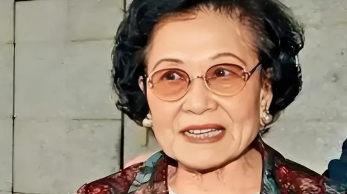 Tiền nhiều để làm gì? 2 con gái qua đời thảm khốc, 3 con trai quay lưng, đại gia sở hữu khối tài sản 1.250 tỷ vẫn không ai tiễn đưa lúc cuối đời