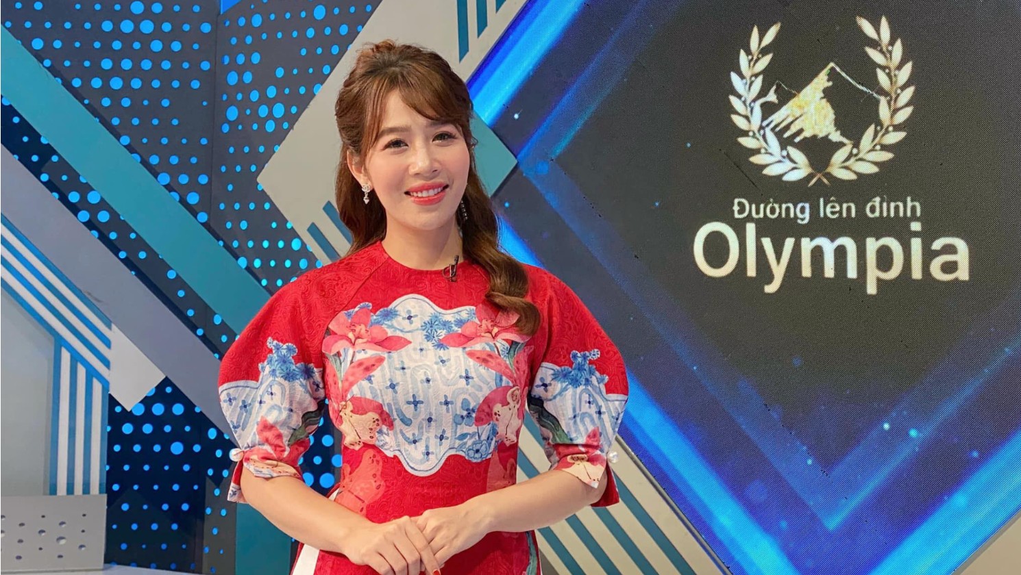 Nữ BTV nổi tiếng là con gái Đại tá, từng đỗ Thủ khoa Đại học, nay giữ vai trò quan trọng tại VTV