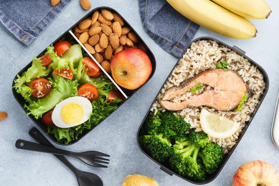 Đừng để hộp cơm trưa thành nguy cơ sức khỏe: Đây là những điều dân văn phòng nên lưu ý