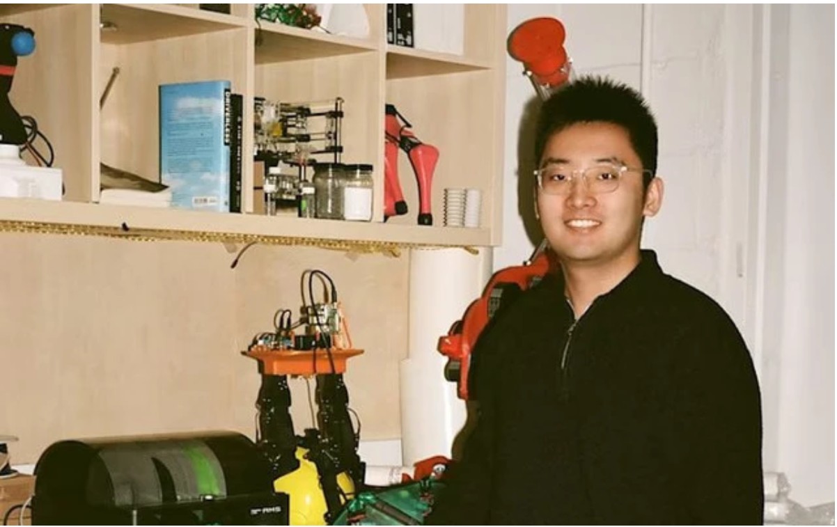 Robot tự nhân bản: Cuộc sống nhân tạo và tương lai nhân lọai 2026