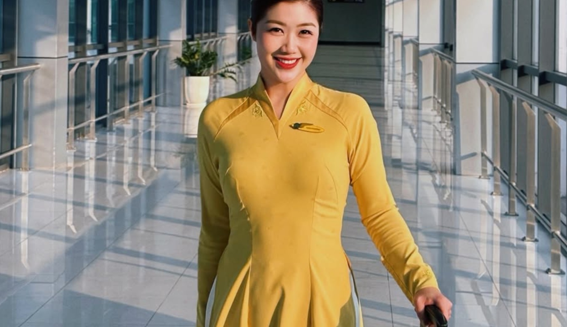 Tôn Nữ Nam Phương khiến dân tình phải trầm trồ vì vóc dáng thon gọn, trẻ trung