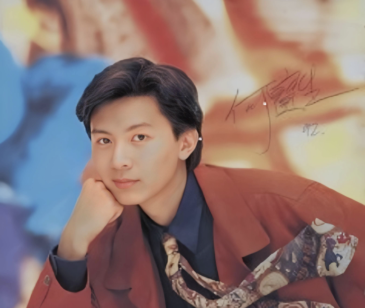 Nam diễn viên nổi tiếng bất ngờ rời showbiz để đi tu, từ chối thừa kế gia tài hơn 100.000 tỷ đồng