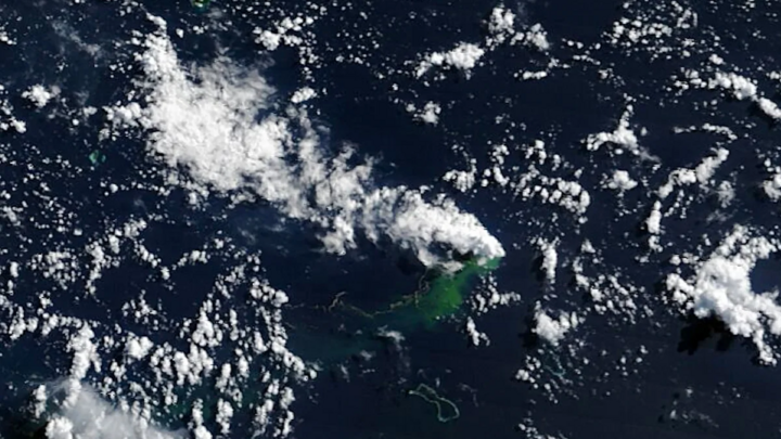 NASA theo dõi sự hình thành hòn đảo mới ở Thái Bình Dương
