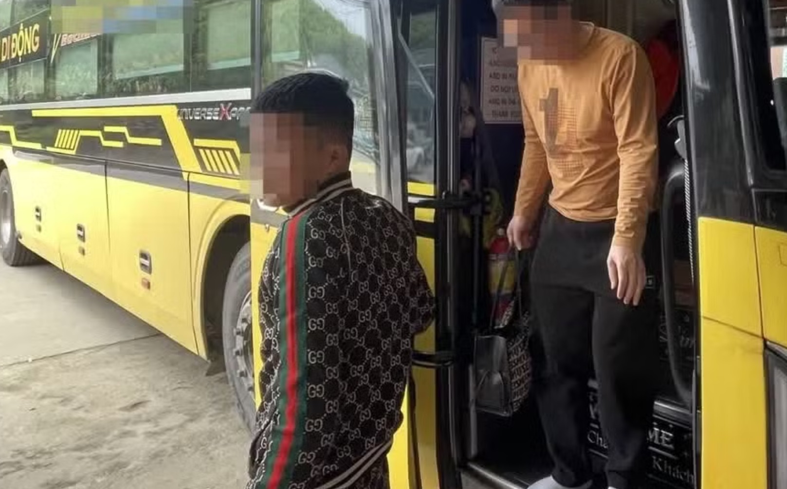 Vụ tai nạn 7 người tử vong: Vì sao xe khách giường nằm chỉ có 1 cửa?